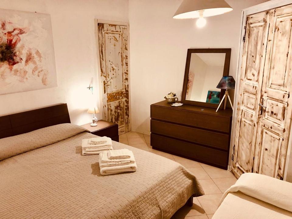 B&B Le Quattro Stagioni La Maddalena  Exteriör bild