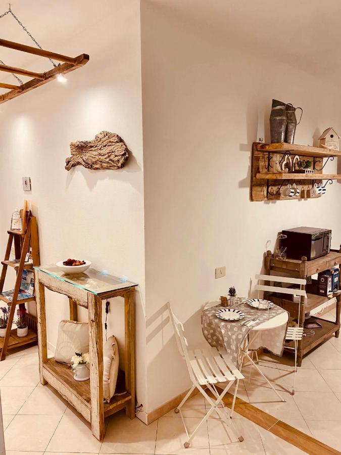 B&B Le Quattro Stagioni La Maddalena  Exteriör bild